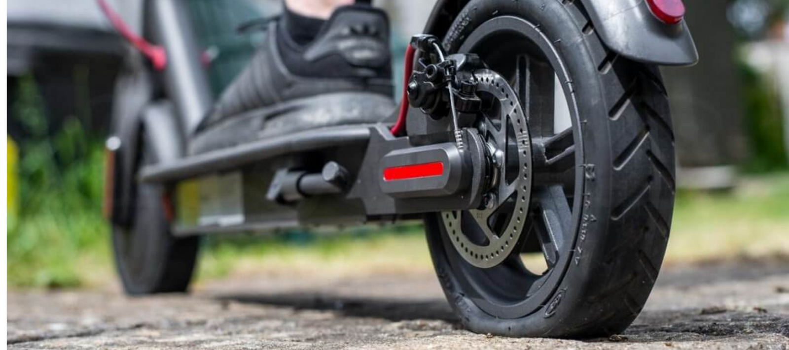 Xiaomi M365 electric scooter wheel with pneumatic and solid tyre options